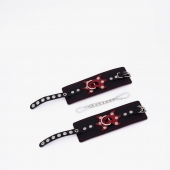Черные кожаные наручники с красным декором и строчкой - Crazy Handmade - купить с доставкой в Копейске