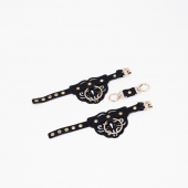 Черные кожаные наручники с клепками, кольцами и золотистой фурнитурой - Crazy Handmade - купить с доставкой в Копейске