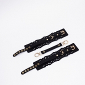 Черный кожаные оковы с узорами и золотистой фурнитурой - Crazy Handmade - купить с доставкой в Копейске