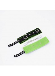 Черно-зеленые кожаные наручники с зеленой строчкой - Crazy Handmade - купить с доставкой в Копейске