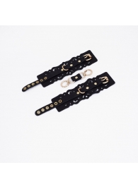 Черные кожаные наручники с узорами и золотистой фурнитурой - Crazy Handmade - купить с доставкой в Копейске