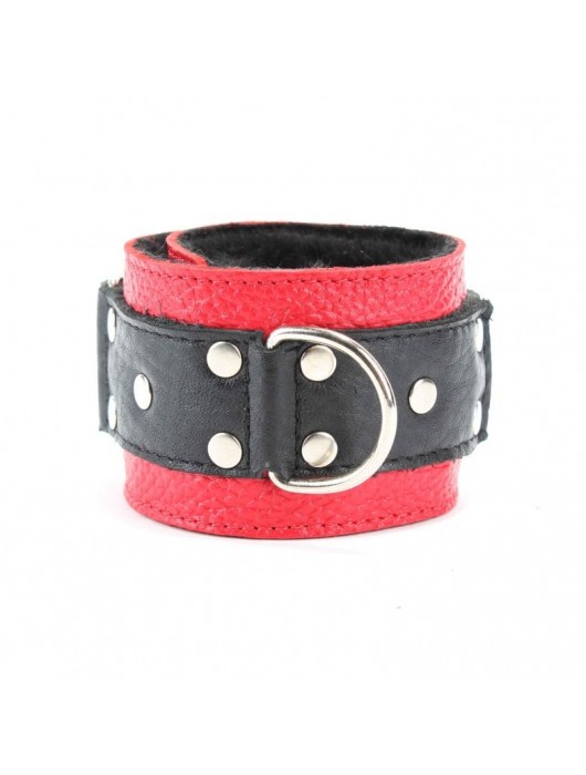 Красно-чёрные кожаные наручники с меховым подкладом - БДСМ Арсенал - купить с доставкой в Копейске