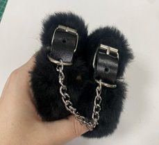 Черные наручники на цепи с меховой опушкой - Лунный свет - купить с доставкой в Копейске
